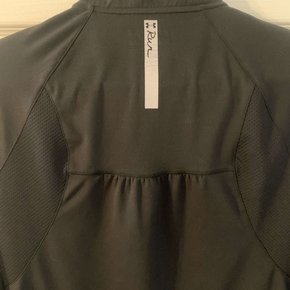EUC Under Armour UA Run zip up jacket back pleats - Picture 7 of 9